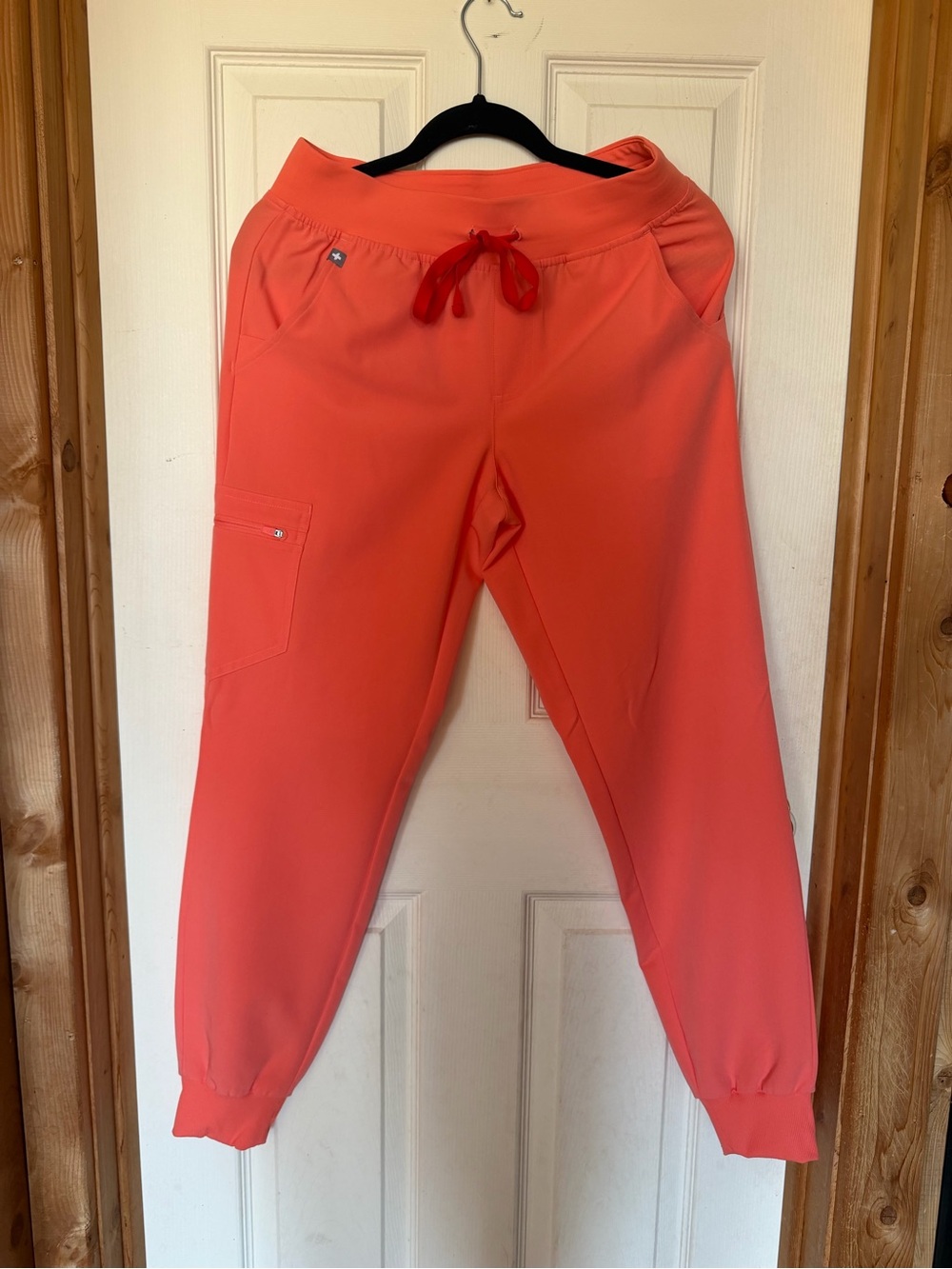 Figs Coral Women's Jogger Zamora jogger scrub pant